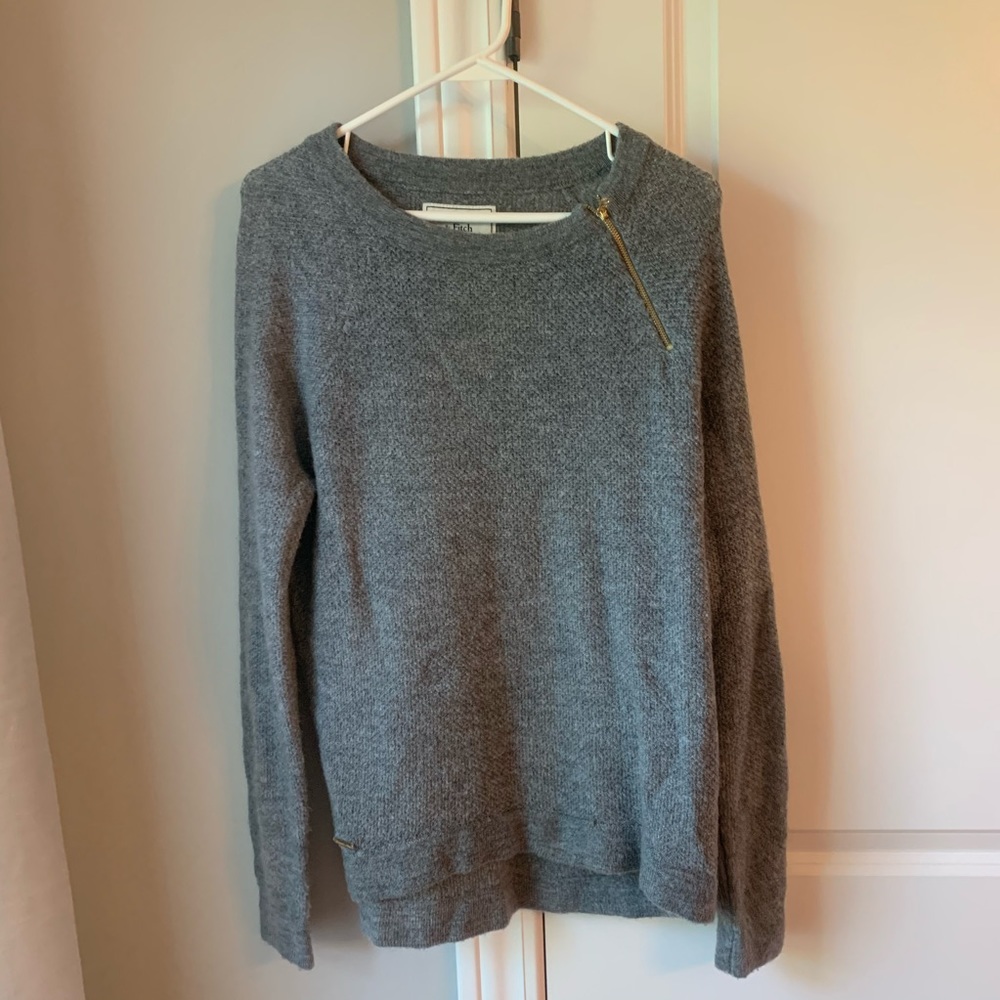 Super soft grey sweater with zipper